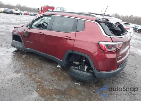 2021 Jeep Compass Latitude 4X4 z USA, uszkodzony, nr VIN 3C4NJDBB6MT540535